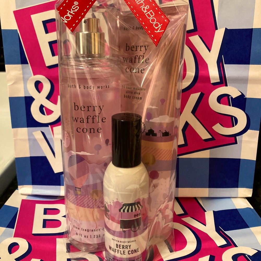 Berry waffle cone